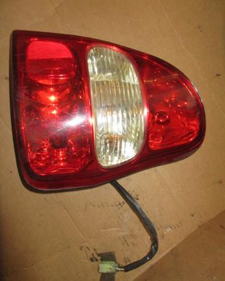 Fanale posteriore destro KIA CARNIVAL del 2000
