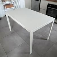 Tavolo in buone condizioni