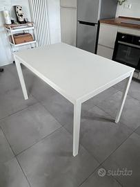 Tavolo in buone condizioni