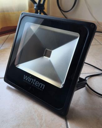 Faretto LED RGB 50W interno/esterno superslim
