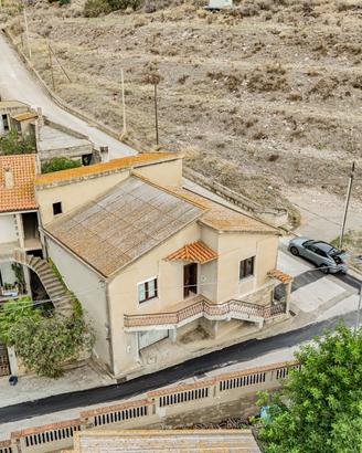 Ampia casa indipendente a Sardara