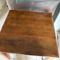 Tavolo quadrato in legno con 4 sedie