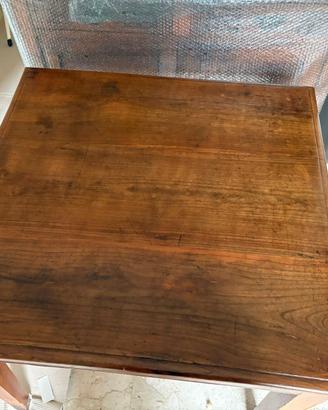 Tavolo quadrato in legno con 4 sedie