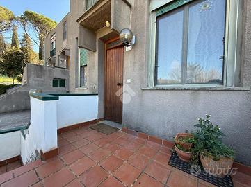 VILLA A SCHIERA A AREZZO