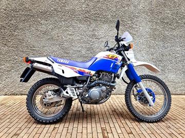 YAMAHA XT 600E