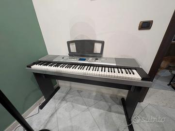 Pianoforte   Yamaha DGX 520