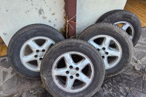 cerchi toyota 16" con gomme nuove invernali 