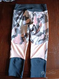 Pantaloni per attività fisica. 11 anni, 146 cm.