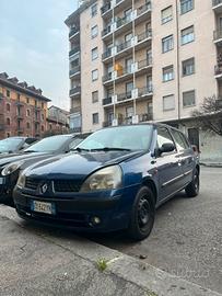 Renault clio 2001 - BENZINA -170km