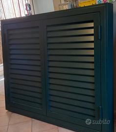 2 persiane fisse in alluminio verdi e 2 finestre