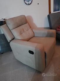 Poltrona con recliner manuale pari al nuovo