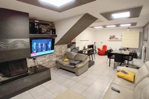 VILLA A SCHIERA CENTRALE A TERNI