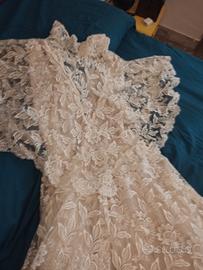 abito da sposa in pizzo avorio 