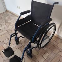 Sedia a rotelle pieghevole