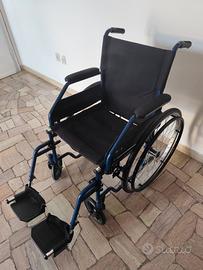 Sedia a rotelle pieghevole