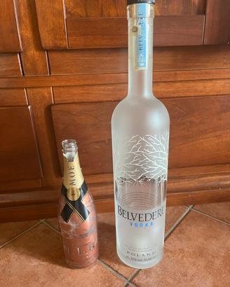 Moët & Chandon N.I.R. Rosé e Belvedere Vodka VUOTE