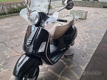 Piaggio Vespa 300 GTS - 2016