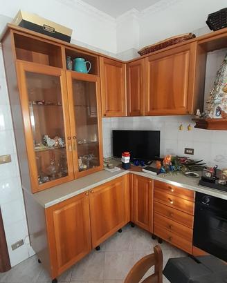 Cucina Componibile Classica in Legno Completa.