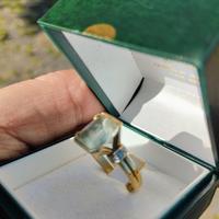 anello d'oro con acquamarina e brillanti 