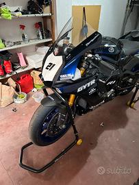 Yamaha R1 2016