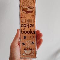 Segnalibro Ricamato a Mano Coffee & Books 