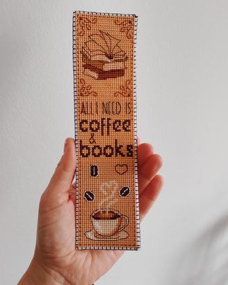Segnalibro Ricamato a Mano Coffee & Books 