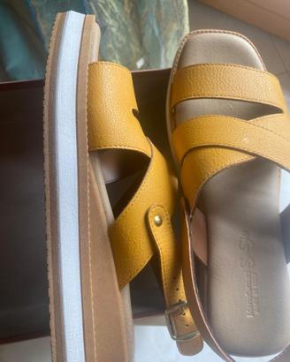 Sandali gialli in pelle 38 donna