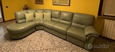 Divano in vera pelle