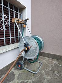 Avvolgitubo da giardino con tubo da 20m e pistola