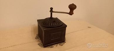 macinacaffe ' vintage  " Tre Spade"