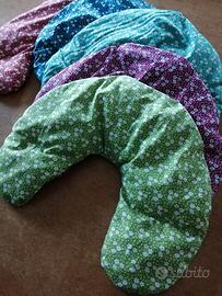 Cuscino a ciambella con noccioli di ciliegia risca