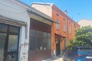 Casa a schiera+magazzino nel Comune di Quistello