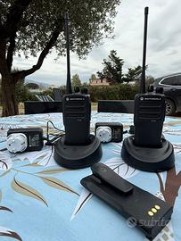 Motorola dp 1400 UHF con carucabatterie