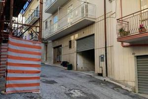 Edificio con garage e terreni a San Giovanni Roton