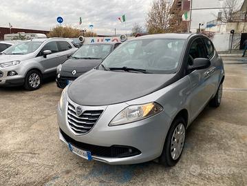 Lancia Ypsilon 0.9 TwinAir 85 CV 5 porte Metano Ec