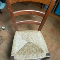 Sedie da cucina in legno e paglia