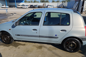 Renault Clio anno 2000