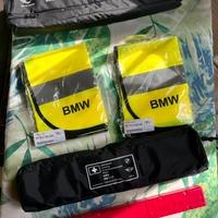 Kit emergenza BMW con triangolo e kit medico nuovo