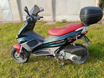 scooter Gilera runner