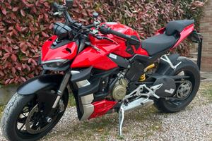 Ducati streetfighter v4