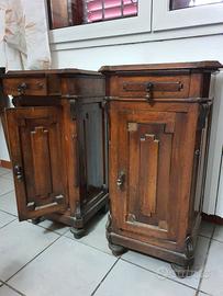 Comodini antichi fine 700 in noce