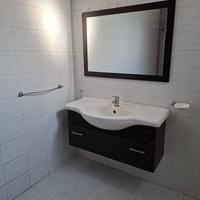 mobile lavello bagno con specchio