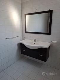mobile lavello bagno con specchio