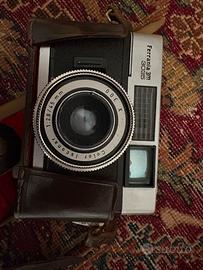 macchina forografica Ferrania 3M 3035