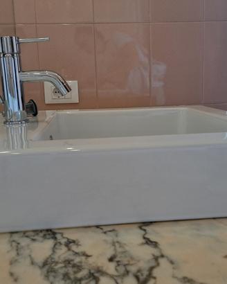 Lavabo quadrato sopra piano Flaminia