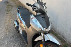 Honda sh 300