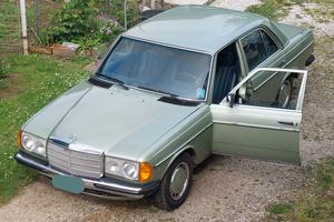 Mercedes benz 200 D 76' 