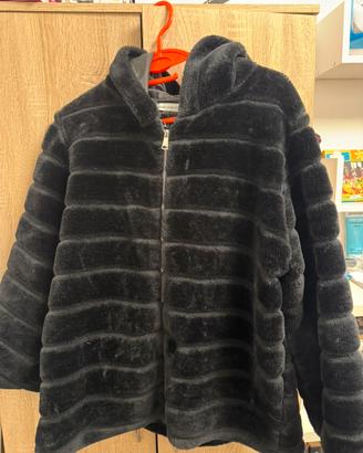 Pelliccia sintetica nera Zuiki Outlet Edition