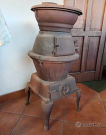 Stufa antica in ghisa 