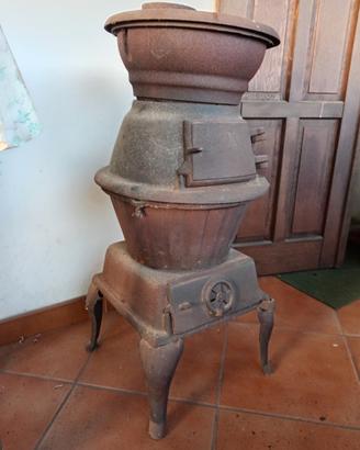 Stufa antica in ghisa 